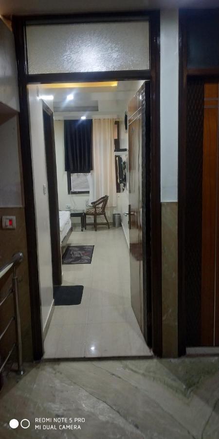 Adb Rooms Udhav Palace New Delhi Exteriör bild