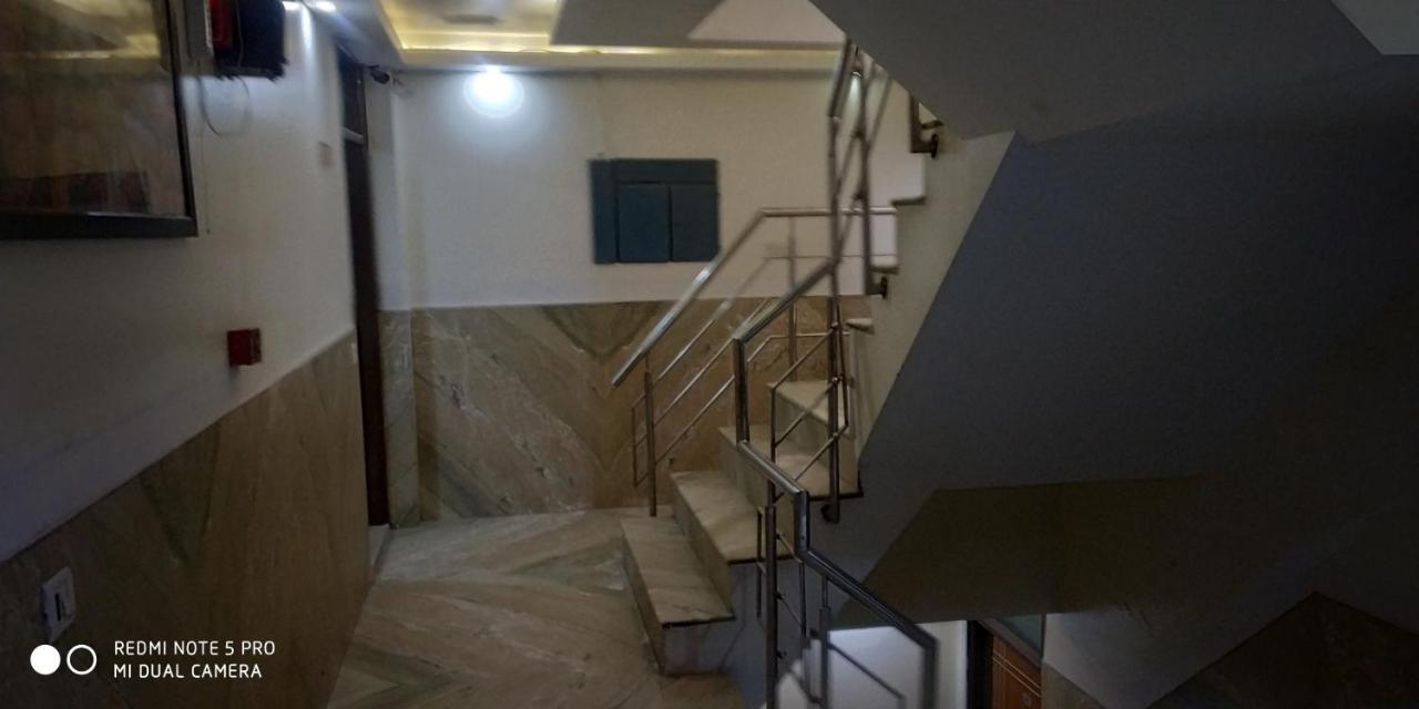 Adb Rooms Udhav Palace New Delhi Exteriör bild