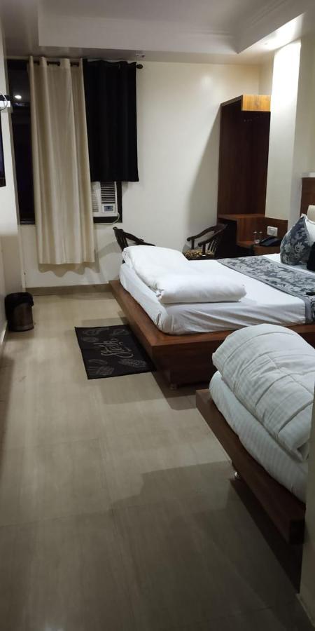 Adb Rooms Udhav Palace New Delhi Exteriör bild