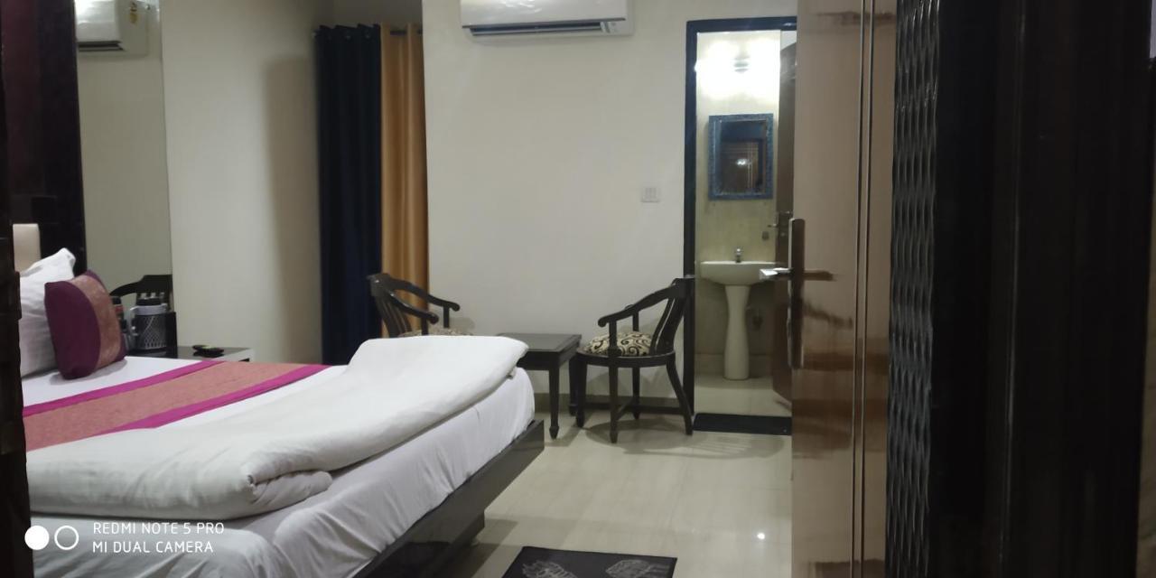 Adb Rooms Udhav Palace New Delhi Exteriör bild