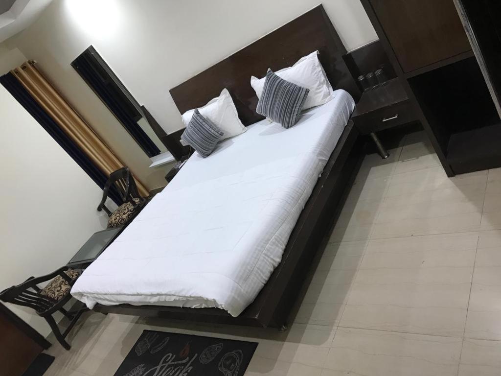 Adb Rooms Udhav Palace New Delhi Exteriör bild